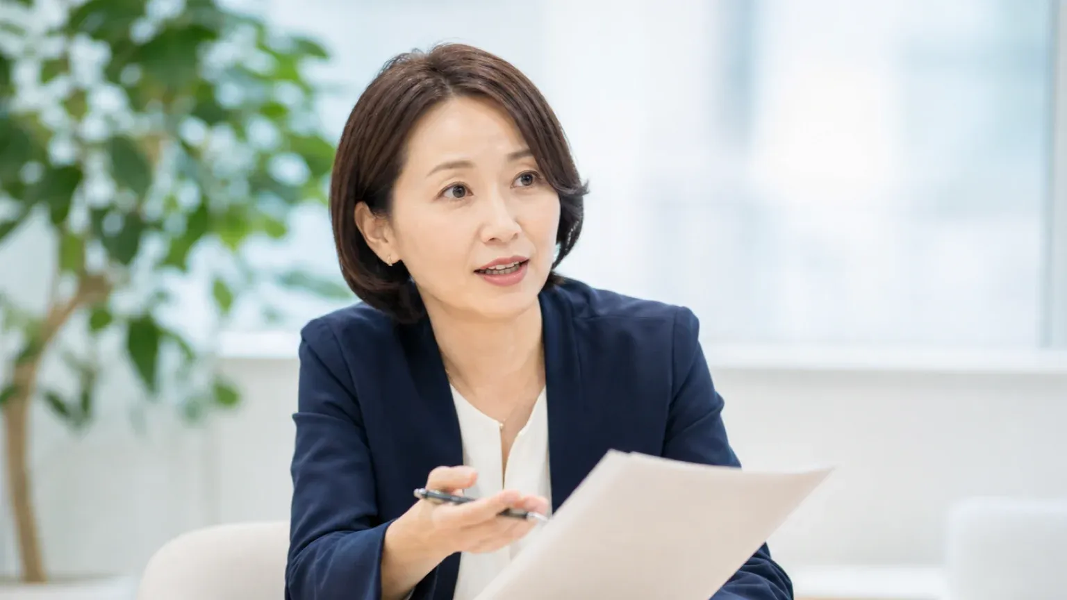 AI導入支援の提案内容について質問を投げている発注側の担当者