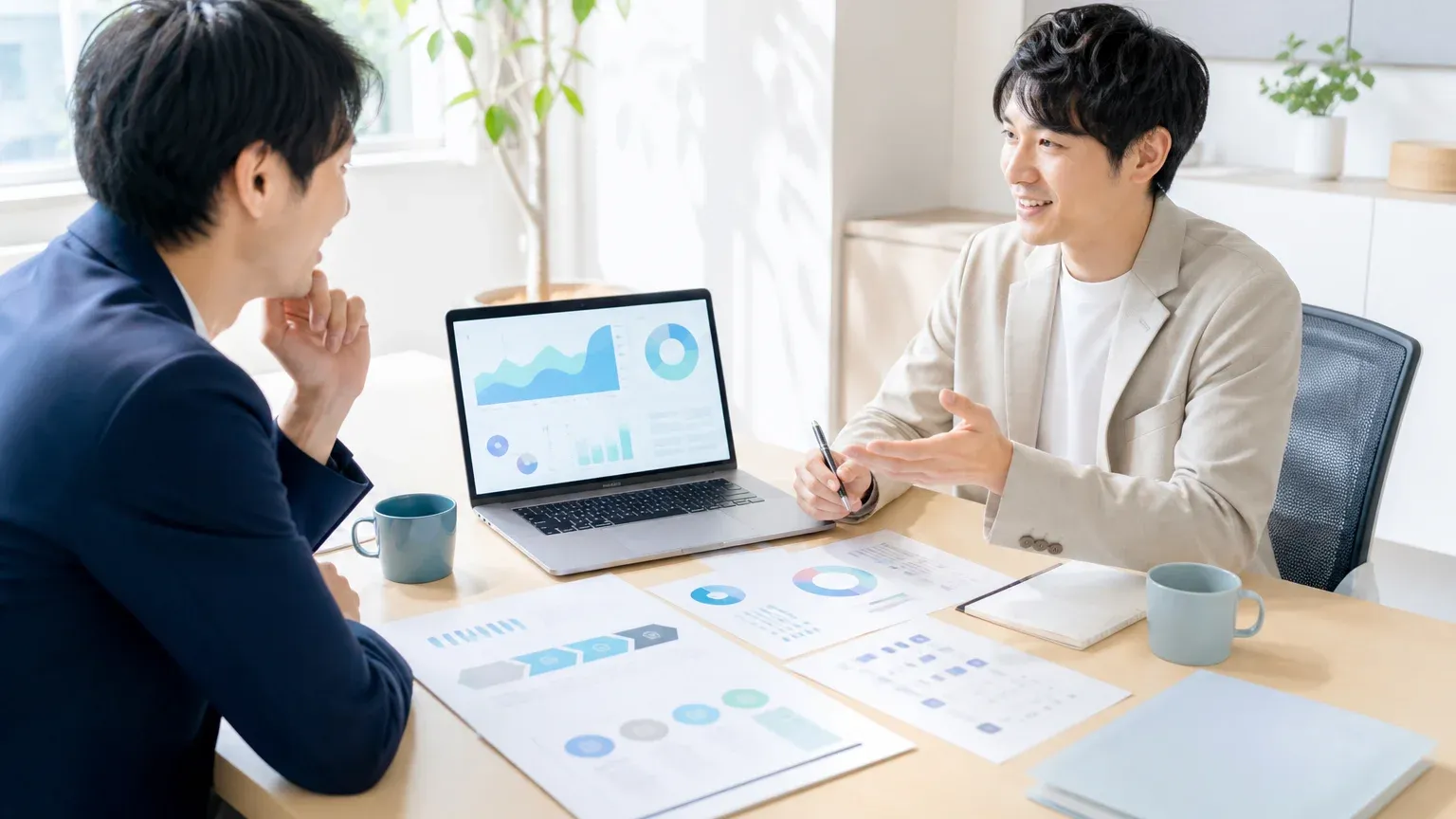 AI開発の依頼に向けて開発会社と相談する発注側の打ち合わせ