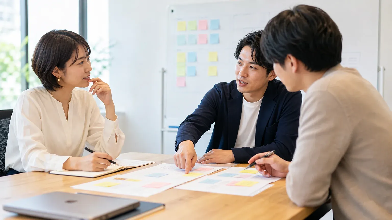 受託開発の要件定義を発注側と開発会社で詰める打ち合わせ
