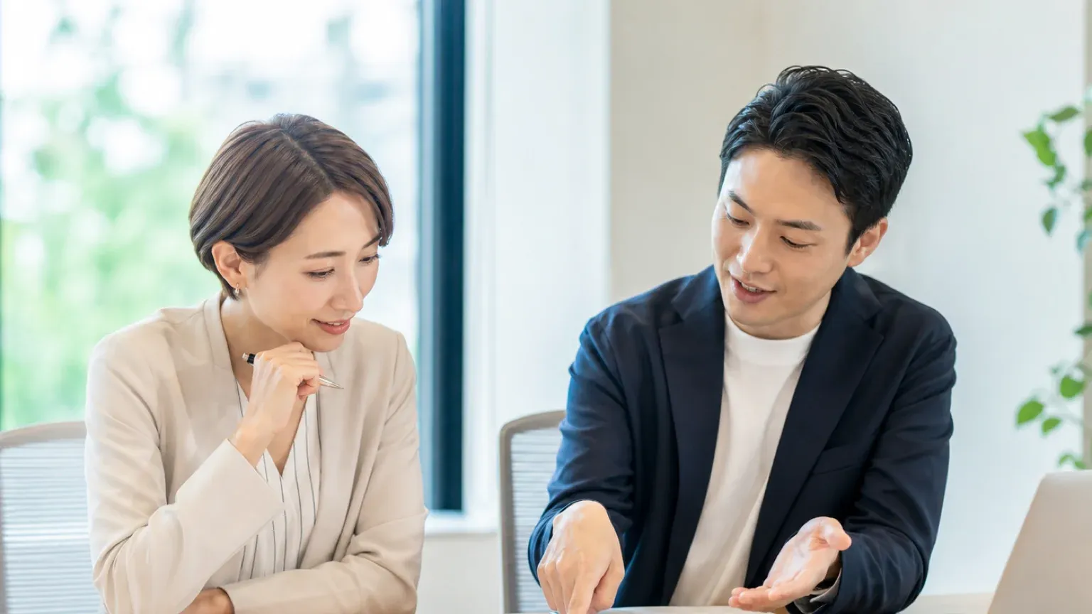 発注前に体制図や再委託の可否を確認して多重下請けを見抜く打ち合わせ