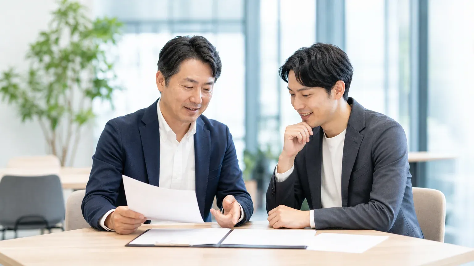 ベンダーロックインの対策と回避・脱却の方法を検討する発注担当者