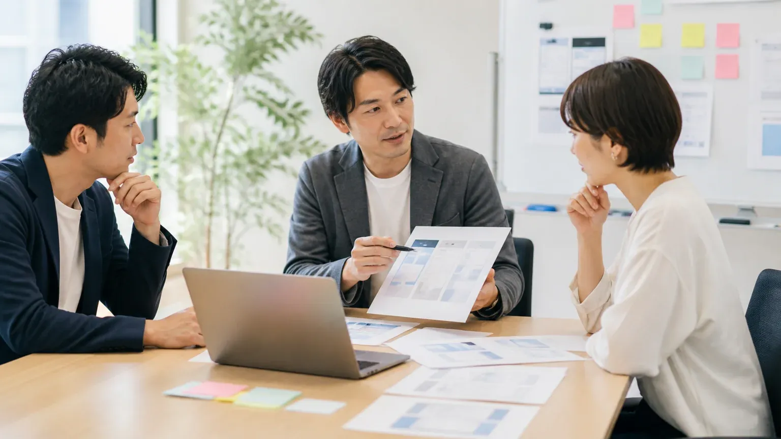 プロトタイプの検証範囲を関係者で確認する打ち合わせ